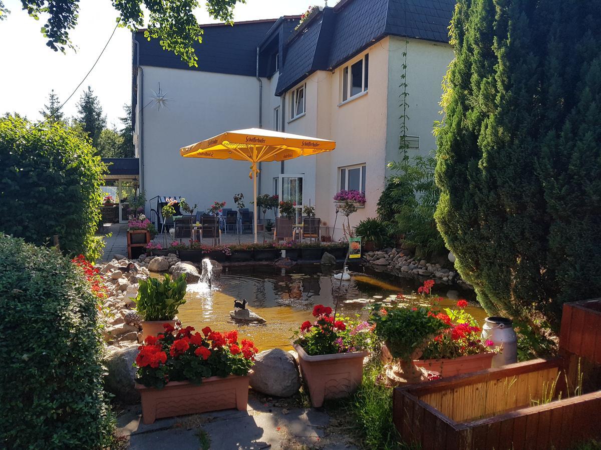 Landhotel Trampe Exteriör bild